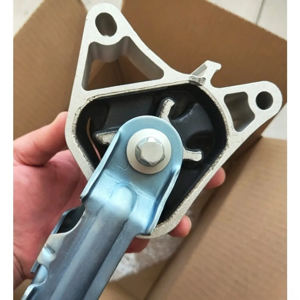 For Mercedes Benz W156 GLA180 GLA200 GLA260 GLA45 2462401709 Car Engine Upper Mounting Bracket Top Cushion Fixing Support