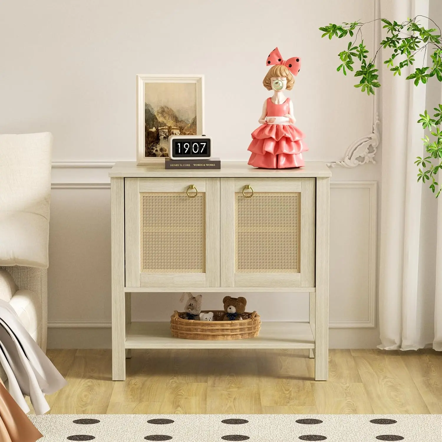 

Прикроватная тумбочка в стиле бохо из ротанга с золотой ручкой, бело-кремовая, на заказ