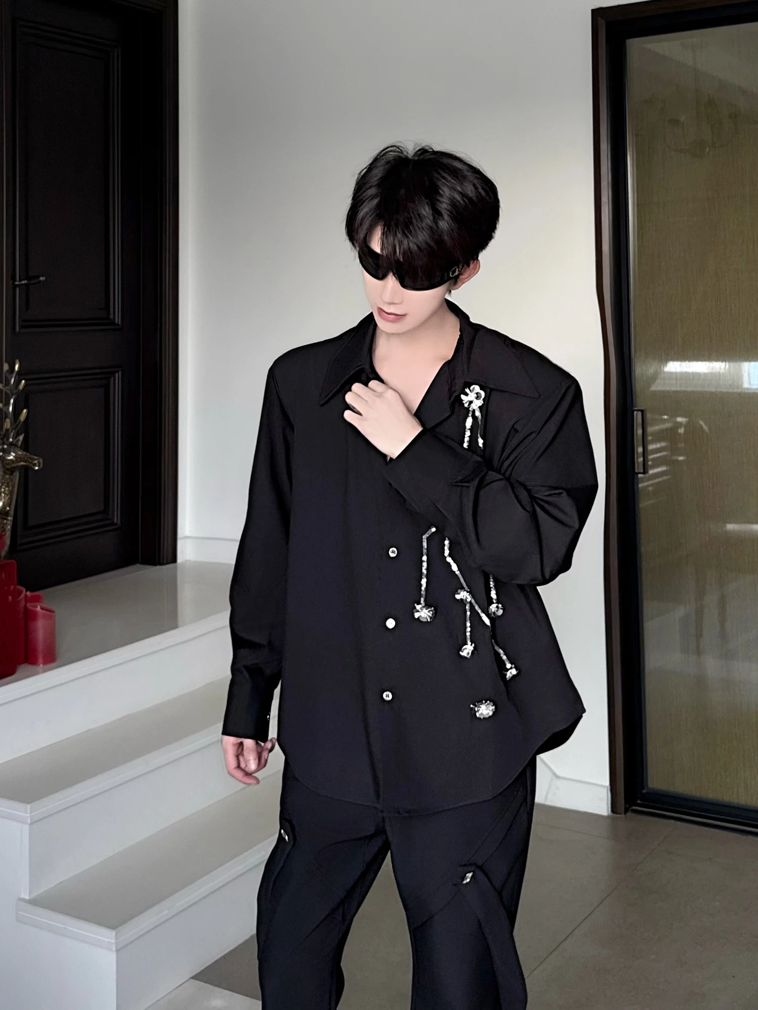 2025 جديد الصناعة الثقيلة مطرزة ثلاثي الأبعاد زهرة سوداء قميص طويل الأكمام المألوف العصرية الرجال العصرية قميص فضفاض #3