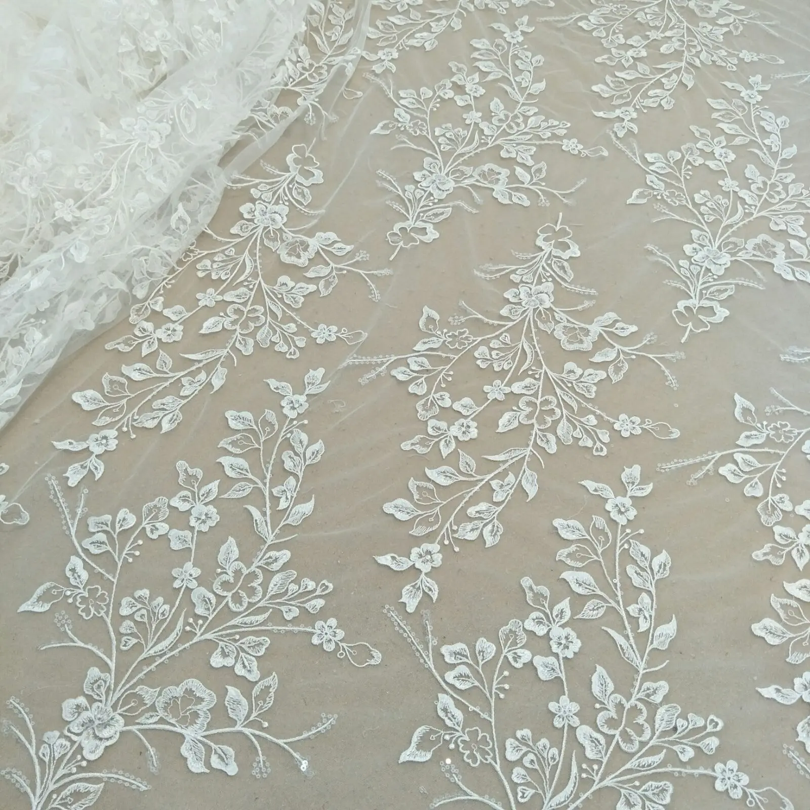 Fashion leafs flower wedding dress lace applique party dress lace fabric 130cm width sell by yard