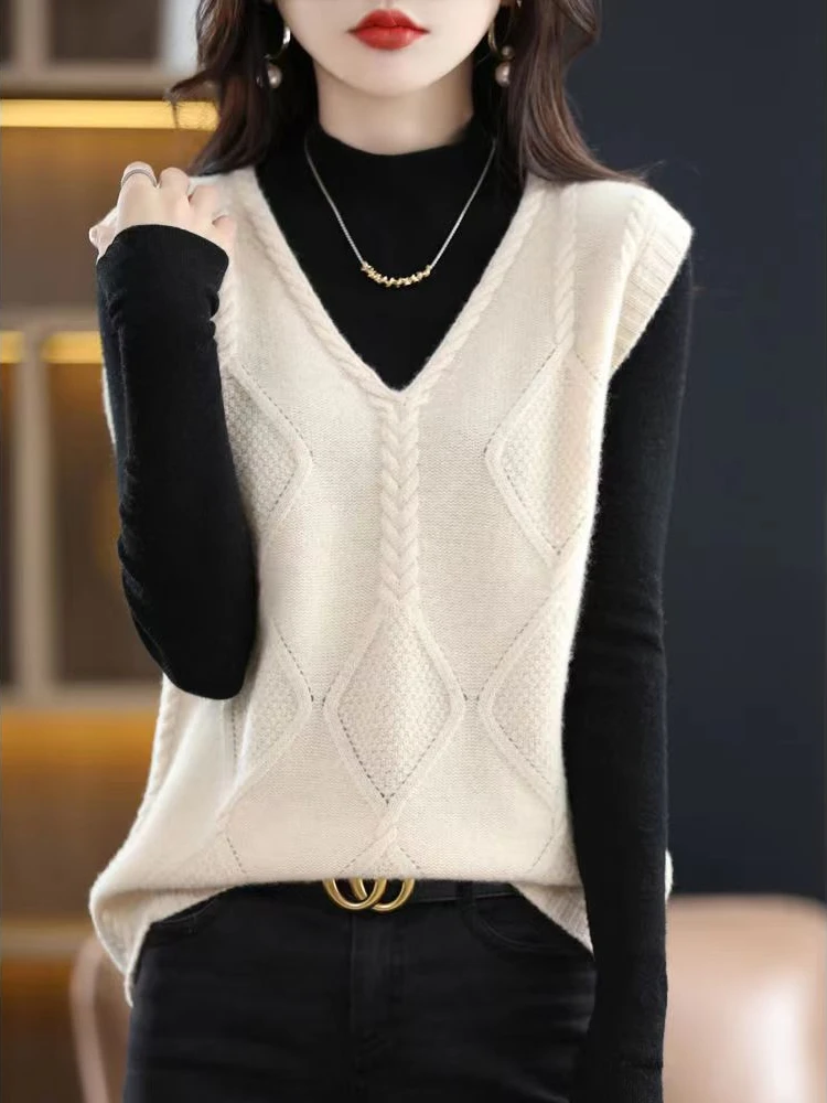 Sweater Vest Women Loose V-neck Mature Temper Soft Vintage Office Lady All-match Autumn knitwear Desgined Korean Fashion Elegant