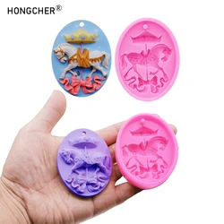 Carousel Aroma Plaster Hanging Silicone Mould with Hole Hangable Plaster Aroma Wax Tablet DIY Mold Car Hanging Jewelry Drip Mold