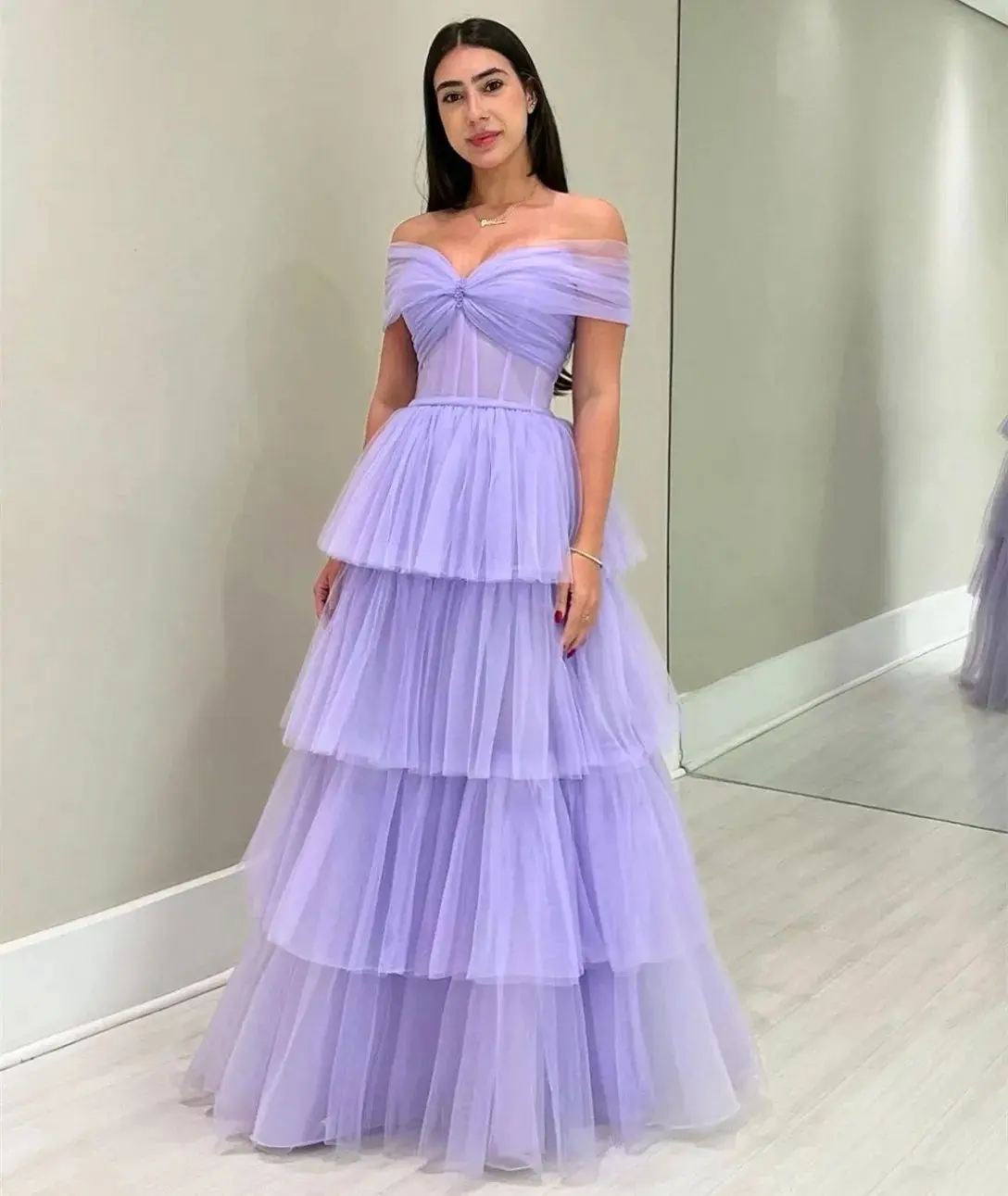 Simple Off Shoulder Sleevele Tulle Prom Dresses with Tieres A-Line Lace Up Wedding Dress Pleated Floor Length Evening Party Gown