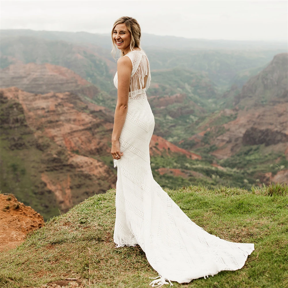 19611 #   Maßgeschneidertes Boho-Hochzeitskleid mit ärmellosem V-Ausschnitt und Spitze im Meerjungfrau-Stil, elegantes, rückenfreies Brautkleid mit Quasten für Frauen 2024