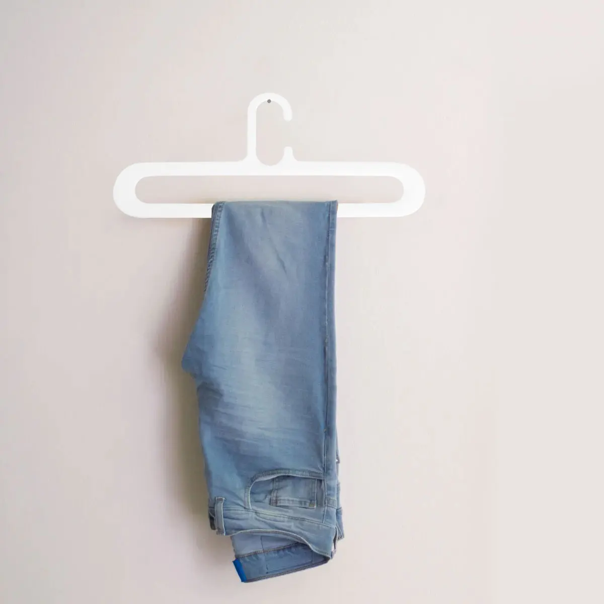 

5pcs Plastic Coat Hangers Clothes Rack Home Storage Space Saver Firm Trousers Hanger Long Lasting Practical Design