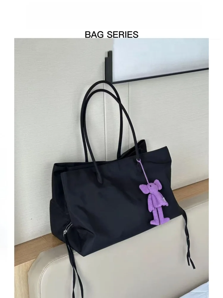 

Bla Large Capaci Practical Rose Live2025 Нейлоновая большая сумка Сумка с двумя плечами Корейская многослойная удобная сумка