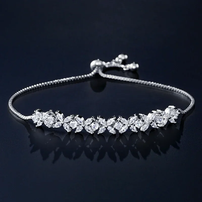 

Classic Shiny Clear Zircon Flowers Adjustable Charm Bracelets for Women Sliver Color Fashion Wedding Jewelry