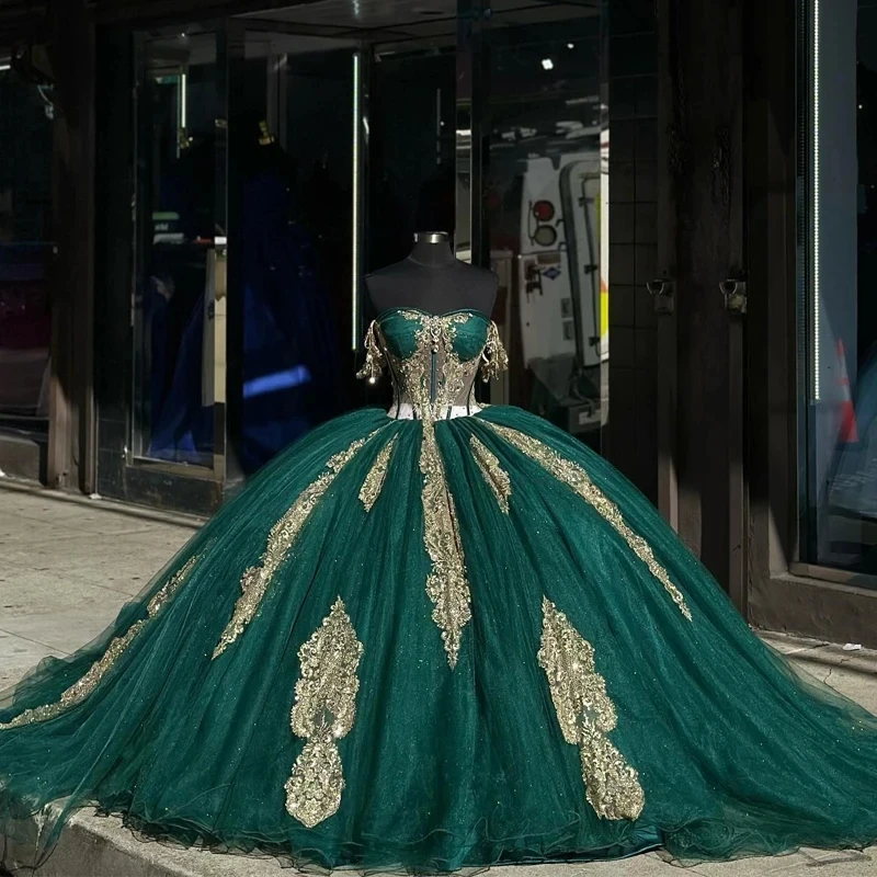 

Emerald Green Shiny Princess Quinceanera Dresses Sweet 16 Dress Ball Gown Applique Lace Beads Part Prom Wear Lace Up vestidos de