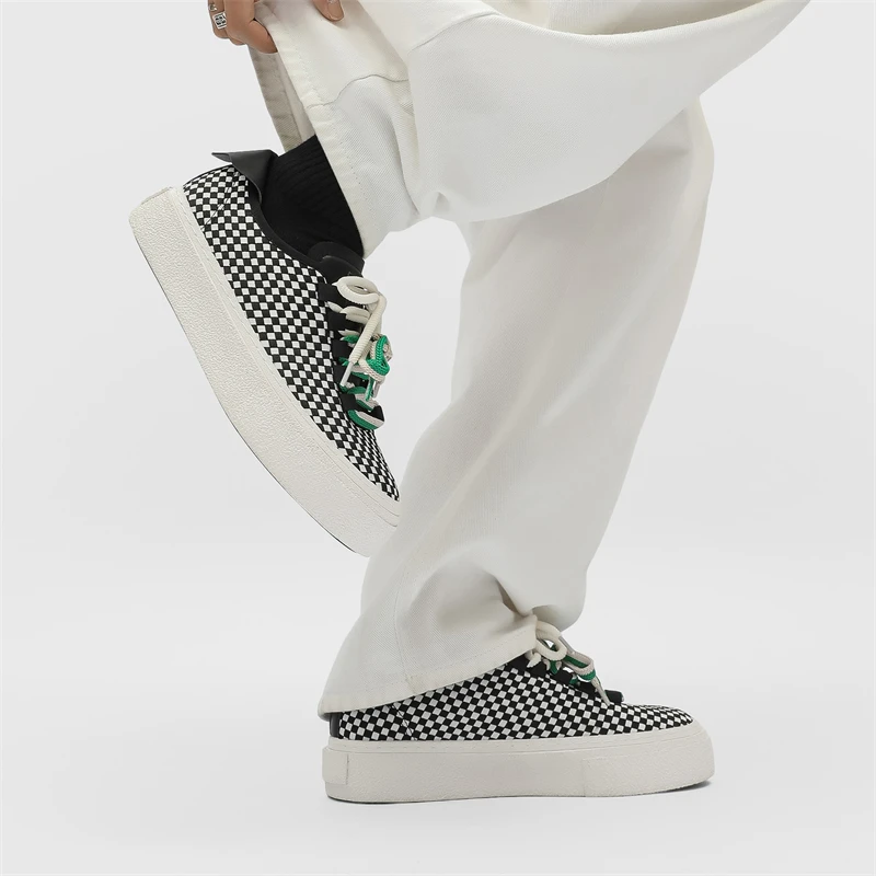 Sneaker da esterno Mesh Scarpe da viaggio da trekking traspiranti Piattaforma di alta qualità Comode scarpe sportive di grandi dimensioni Casual e versatili