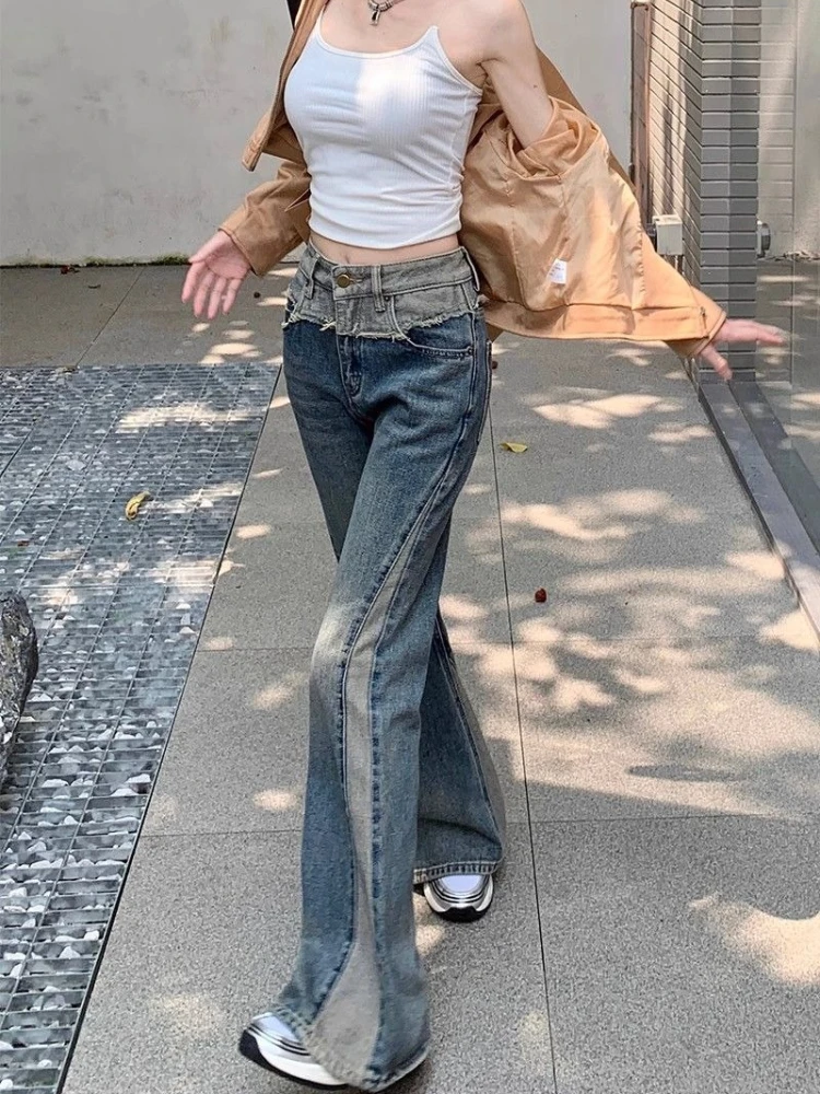 Vintage Style Slight Bell Bottom Denim Pants for Ladies Spring 2026 New Frayed Hem Detail Slim Fit Easy to Match Slimming Look