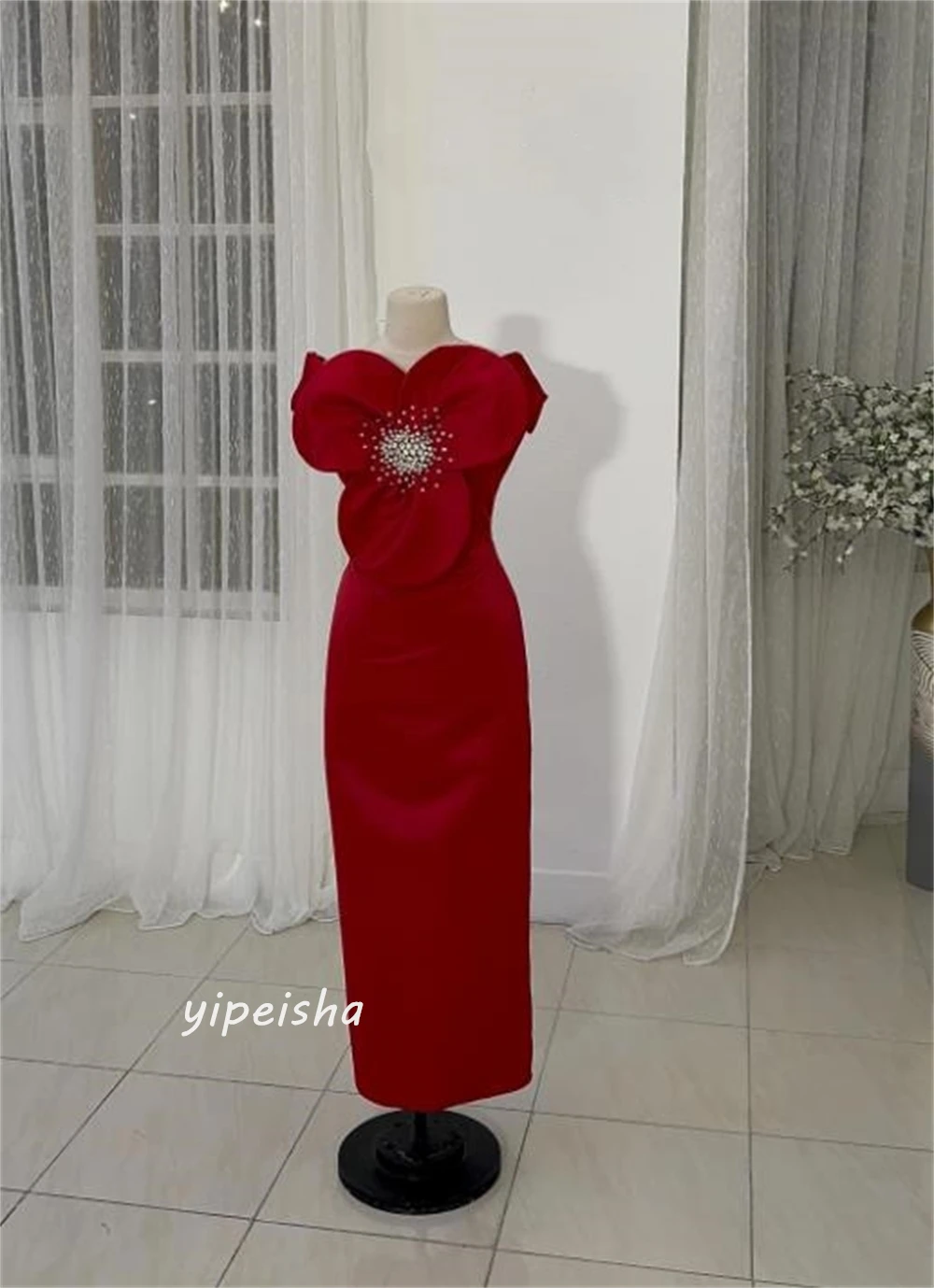 Robe de Bal en Satin de Style Moderne, Tenue de Soirée Formelle, Sans Bretelles, Longueur Rincée, Ligne A, Perles, Fleurs