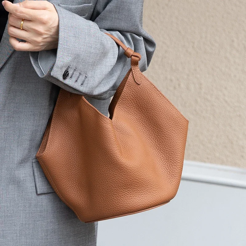 

Ladies Cowhide Luxury Designer Crossbody Bags Women’s Retro Cow Leather Shoulder Bag Female Large Capacity Commute Handbags Lady