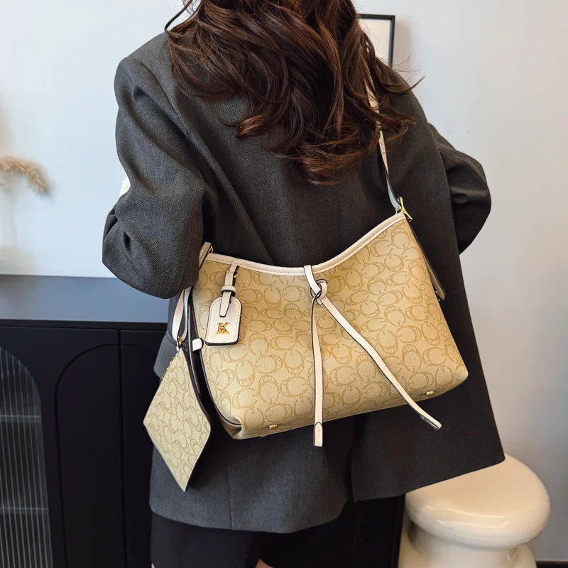 حقيبة يد جلدية ناعمة جديدة متعددة الاستخدامات - حقيبة سفر نسائية كورية أنيقة، كتف واسع ونمط كروس #3