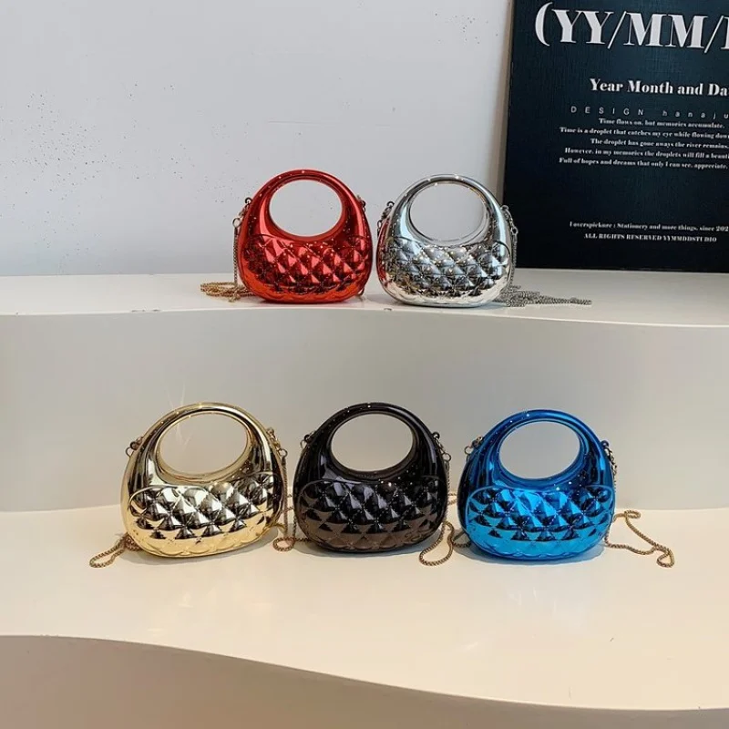 

Elegant Leather Tote Bag For Ladies With A Classic Vintage Design And High Quality Craftsmanship