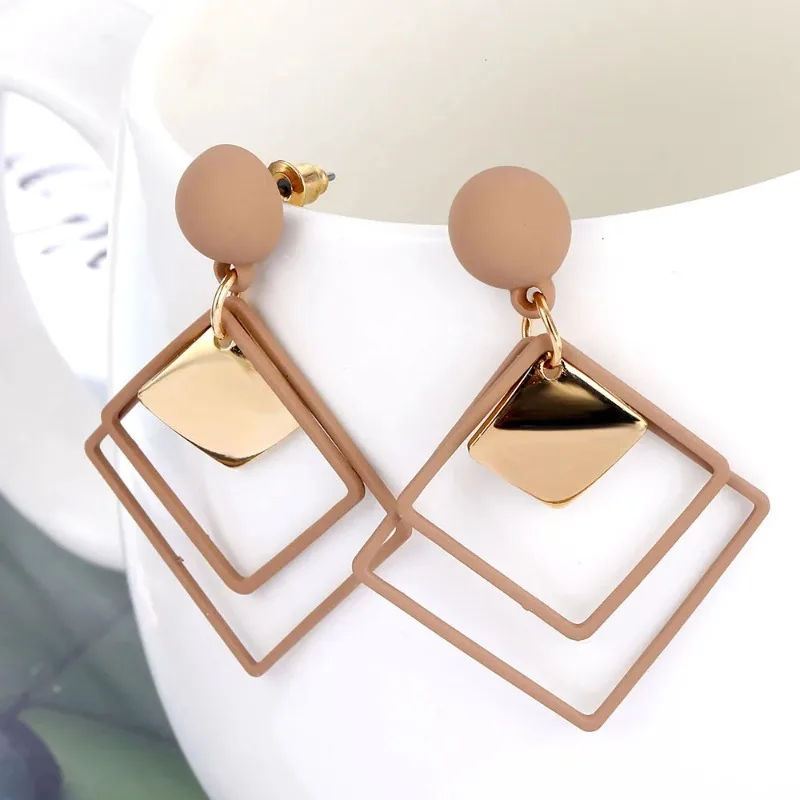 2024 Fashion Light Luxury High 100 Small Geometric Layered Earrings for Women Retro Alloy Earrings Jewelry