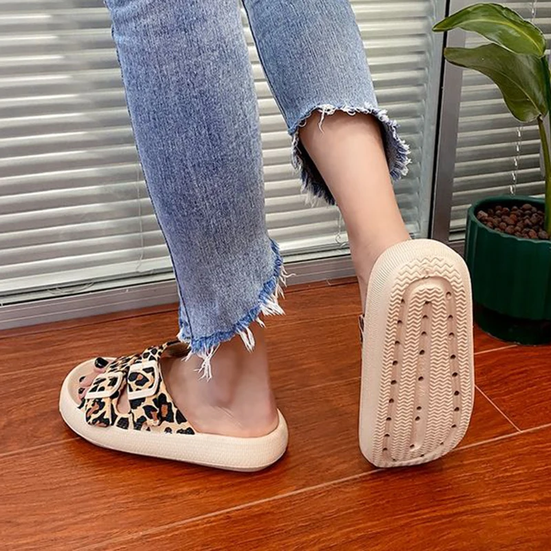 Fashion Leopard Print Cloud Slippers for Women Summer Adjustable Buckle Pillow Slides Woman Thick Bottom Non-Slip Beach Shoes