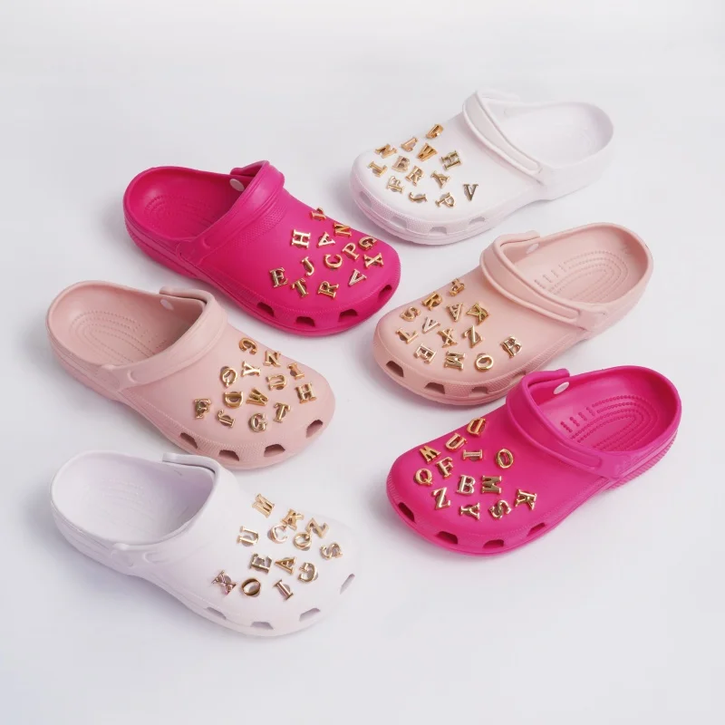 26 Piece Golden Metal English Letters Charms Designer DIY Shoes Decaration for Hole Jibbi Clogs Kids Boys Women Girls Gifts