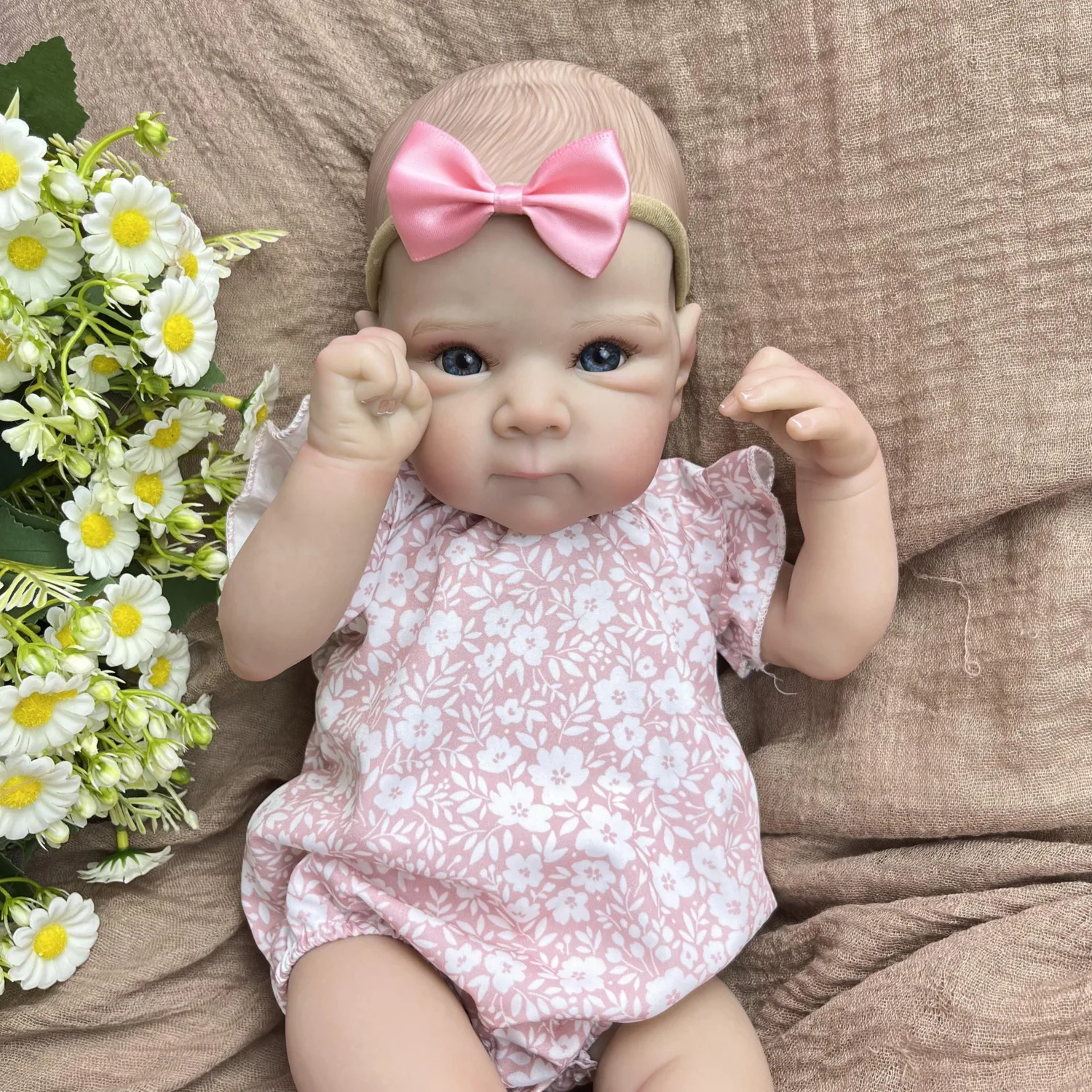 18 inch Real Look Reborn Baby Doll Toy with Cloth Body Lifelike 45 CM 3D Skin Lovely Doll Fashion Birthday Gift