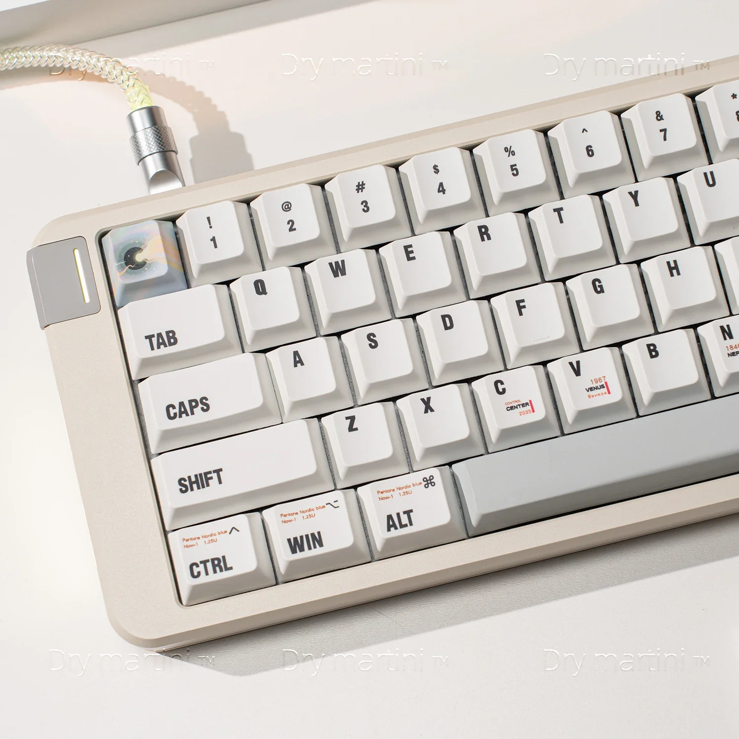 

Bright Minimalist Wind Keycap Original Sublimation MO Simple Mechanical Keyboard Cap 61 68 75 87 100 108