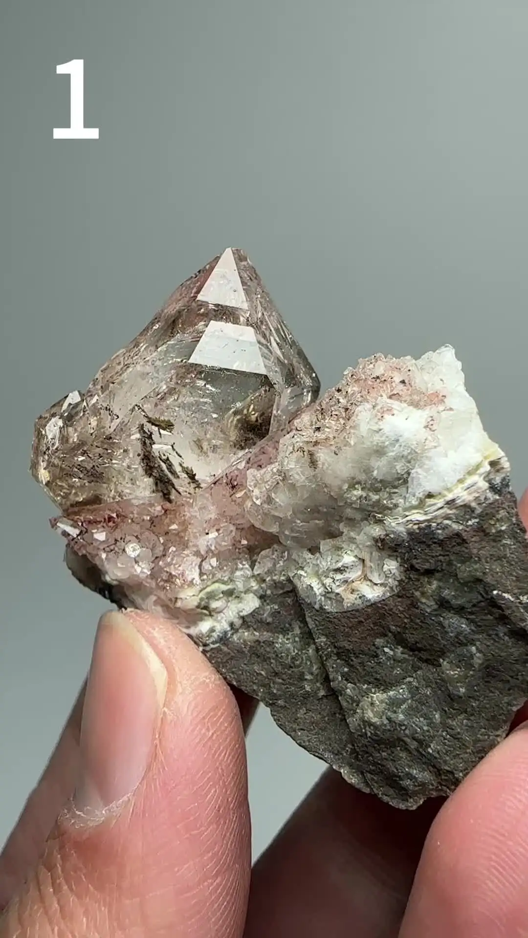 ザンビア産 スモーキークォーツ × 知床天然流木｜MINERAL ART ザンビア