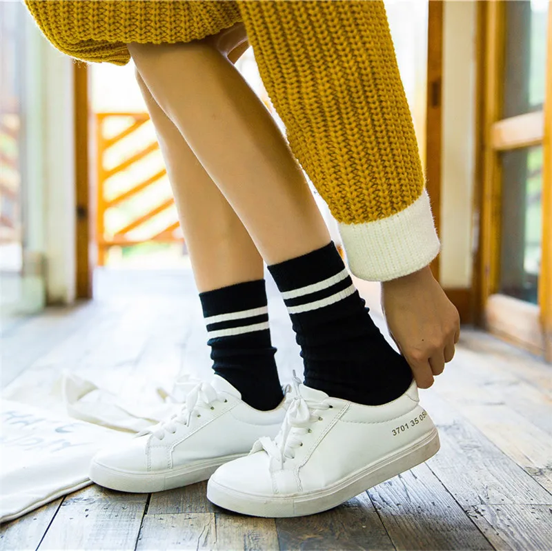 Funny Cute Japanese High School Girls Cotton Loose Striped Crew Socks Colorful Women Sox Harajuku Designer Retro Yellow White
