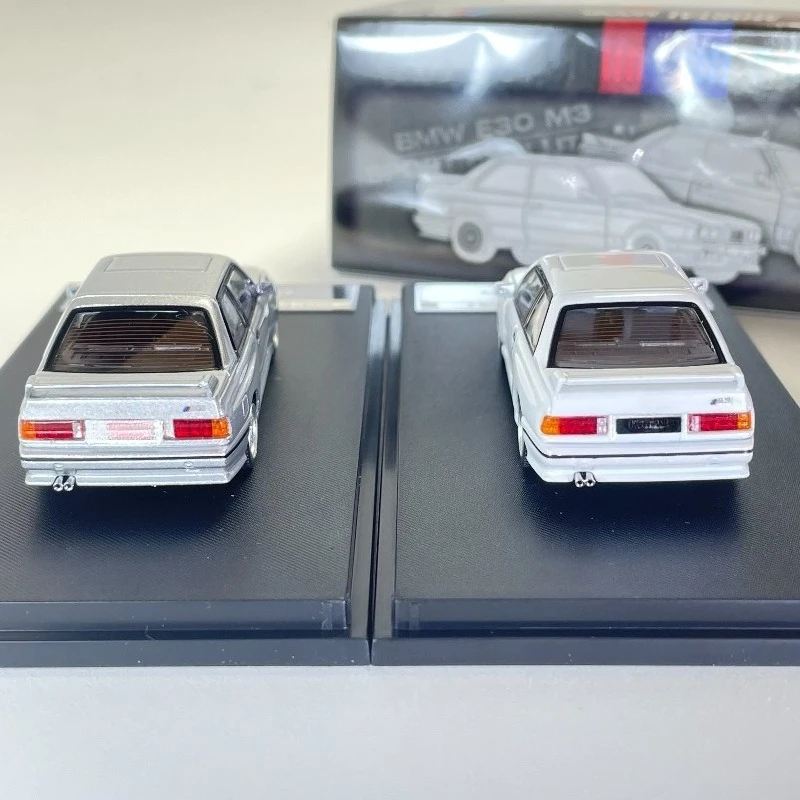 For MORTAL1:64 BMW E30 M3 alloy car model simulation high-end ornament boys collection gift limited ornament