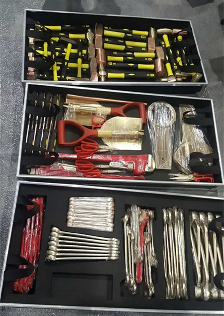 OEM oil&gas field Non sparking tools sets becu or alcu