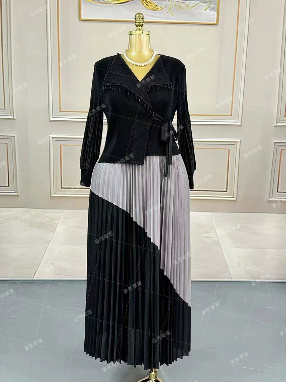 Plus Size Damen leichtes, reifes, gefälschtes zweiteiliges Faltenkleid, farblich passender Faltenrock, Temperament, langer Rock-GZXX987