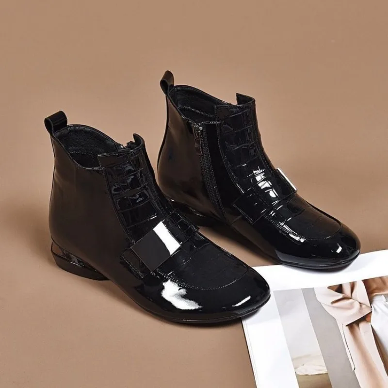 European and American Chelsea Short Boots 2024 Autumn New Flat Bottomed Wear Resistant Lacquer Solid Color Mid Leg Women\'s Boots