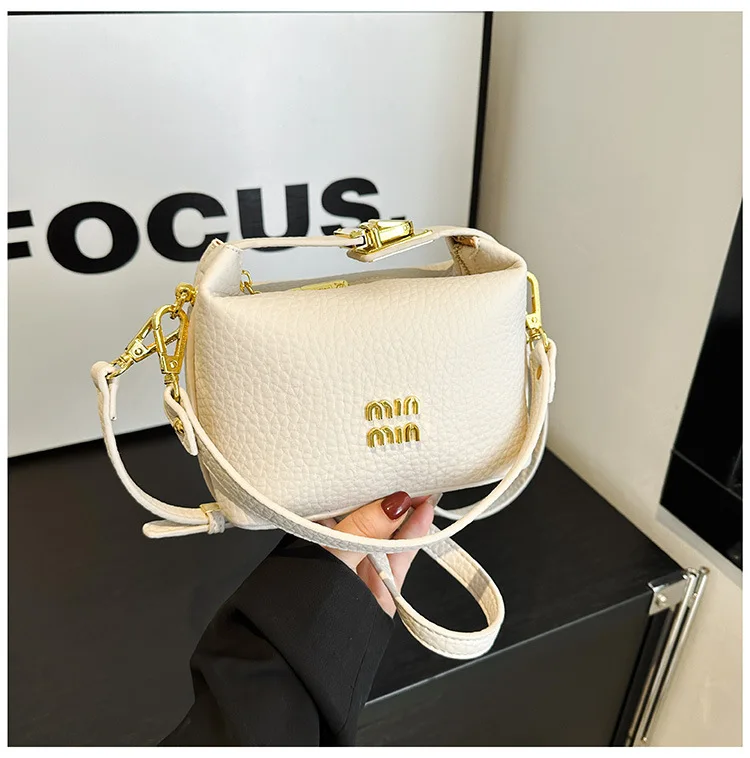 

2025 New Women's Crossbody Bag - Chunky Chain Mini Tote, PU Leather Small Shoulder Purse, Street Chic Multi-Way Purse