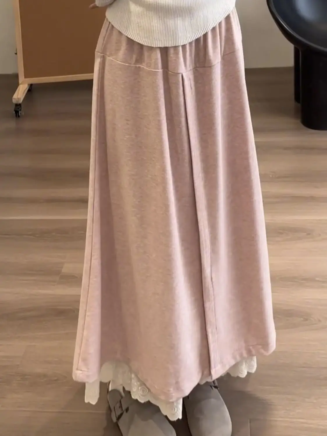 กระโปรงกางเกงดีไซน์ลูกไม้ปะติดปะต่อสำหรับฤดูใบไม้ร่วงและฤดูหนาว เอวสูง ยางยืด สไตล์ลำลอง ความยาวระดับกลาง สไตล์เกาหลี ขากว้าง ชุดสองชิ้น