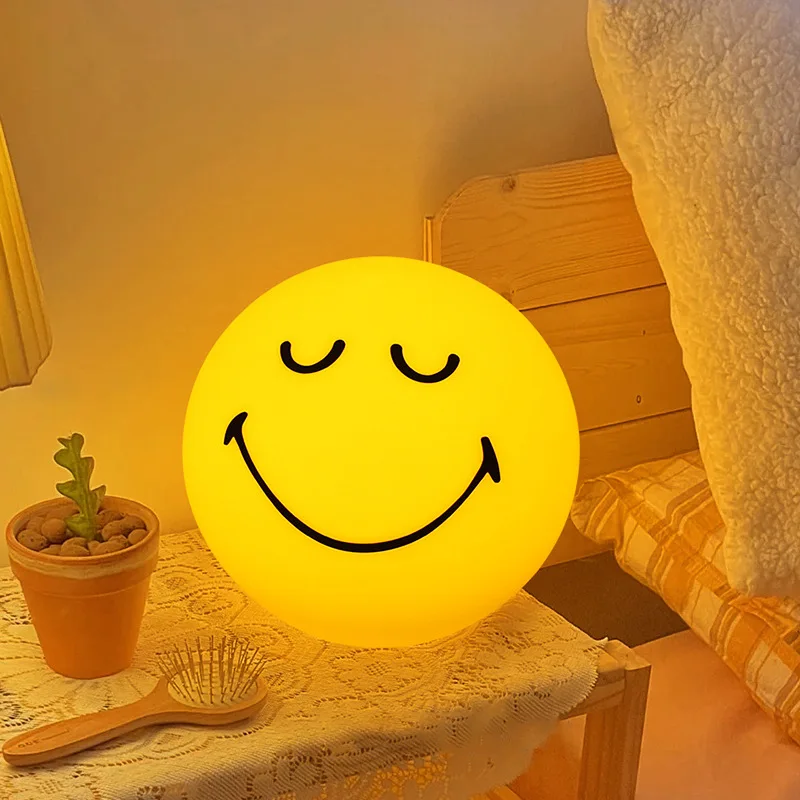 Lámpara de esfera entrecruzada, luz de bola de sonrisa de atmósfera, regulable, recargable por USB o enchufable por USB, luz nocturna sonriente para decoración del hogar