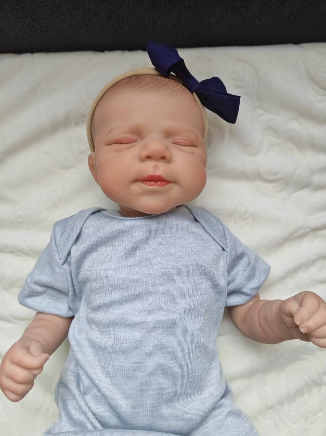 18인치 실물 같은 잠자는 리본 인형 파스칼, 부드러운 천 몸체, 다층 페인팅, 3D 피부, 손으로 그린 머리카락, 보이는 정맥