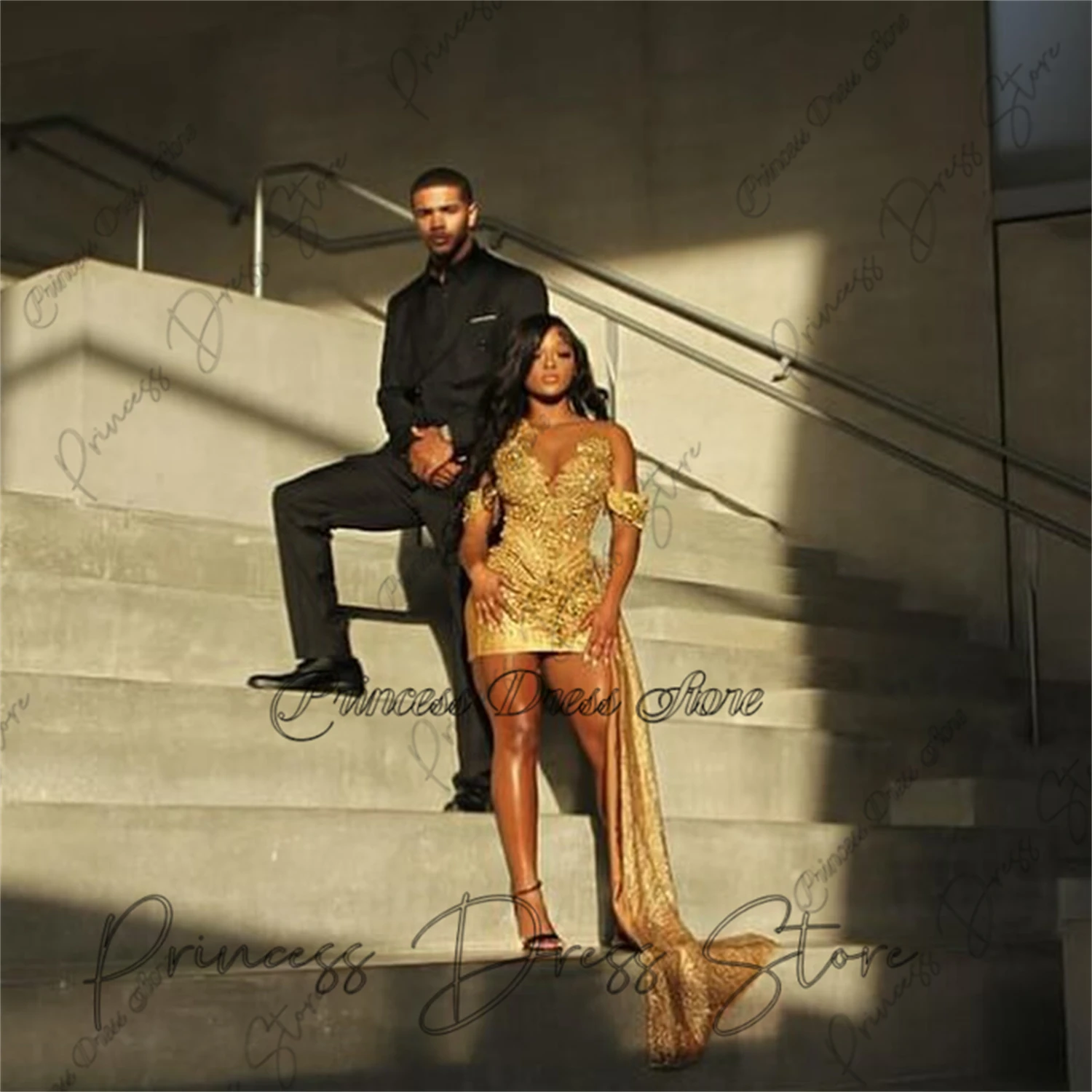 Luxury Sparkly Diamonds Short Golden Prom Dress 2025 Halter Glitter Crystals Beads Graduation Birthday Party Cocktail Customized