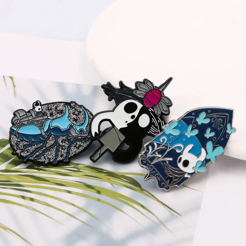 أنيمي لعبة البضائع الجوف فارس بروش قلادة شاحب الملك الشكل المختنق مجوهرات هدية الفولاذ المقاوم للصدأ سلسلة قلادة لعبة