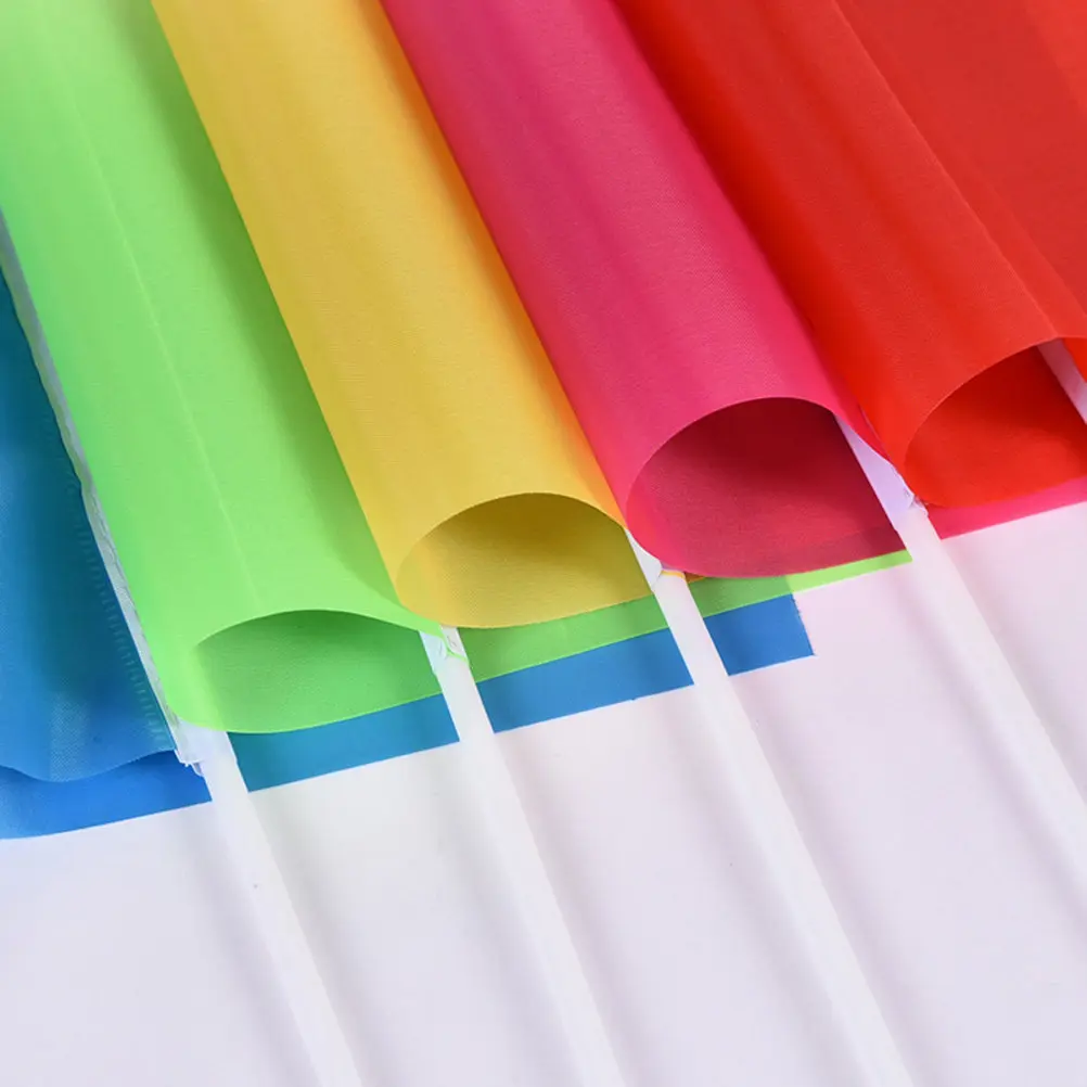 50 pièces de mini-drapeaux à agiter en polyester de couleur unie, drapeaux carrés pour fête, décoration de fête, drapeau à agiter, bannière de fête