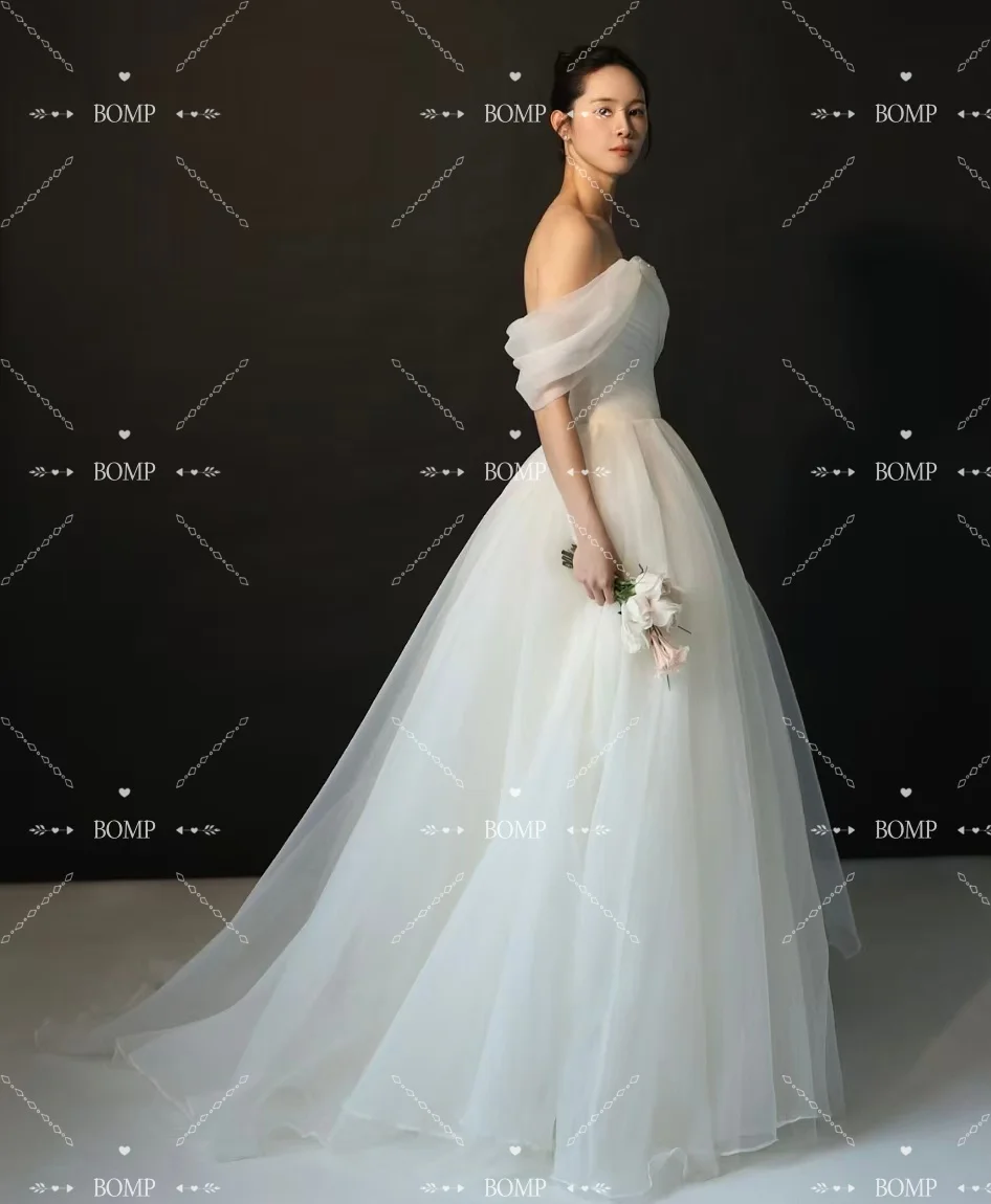 BOMP الأميرة قبالة الكتف فستان حفلات الزفاف العاج الأورجانزا ألف خط كوريا صورة تبادل لاطلاق النار فستان استقبال الزفاف مخصص جديد 2026 #3