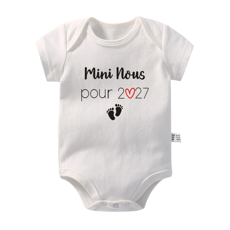 Mini Nous Pour 2027 Baby Announcement Clothes Newborn Baby Bodysuits Summer Boys Girls Romper Body Pregnancy Reveal Clothes