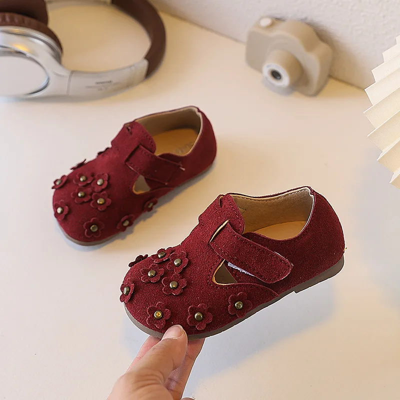 

Весенне-осенние новые детские школьные туфли без каблука, модные туфли Мэри Джейн с цветочным узором для девочек, для вечеринок и свадеб, кожаные детские туфли