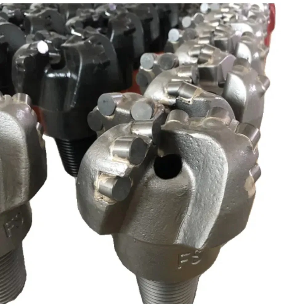 

Diamond drill bits 3 wings and 4 wings PDC water well drill bits are suitable for drilling wells and mines