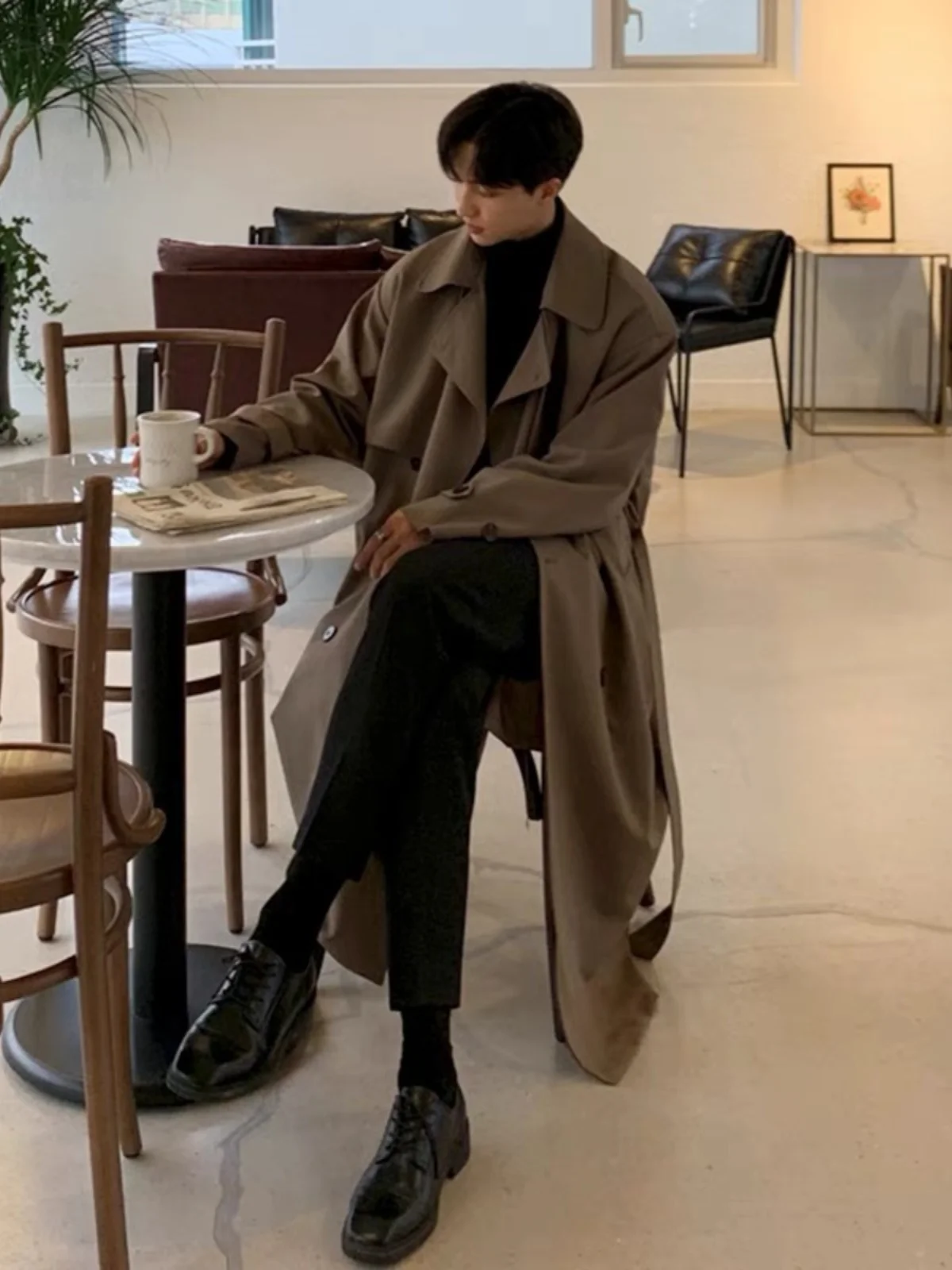 

Мужское длинное повседневное пальто в корейском стиле, ниже колена, модный дизайн для весны и осени, свободный крой, двубортное, молодежное, однотонное