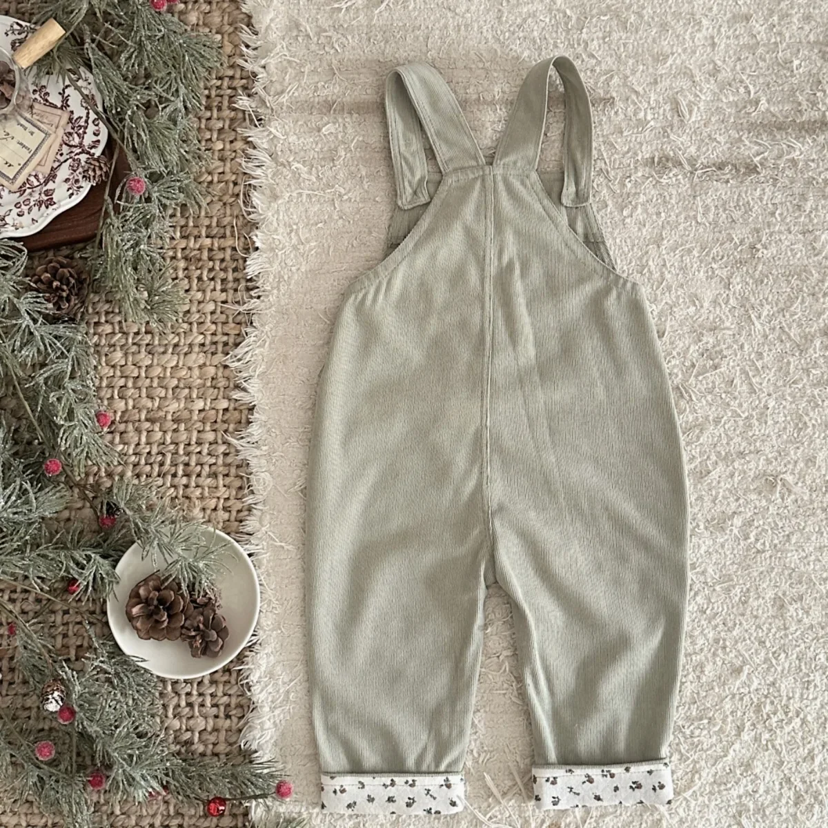 Baby Girls Jumpsuits Cute Floral Pants Legs Graphic Denim Bib Pants with Big Pocket Toddler Overalls for Spring Autumn