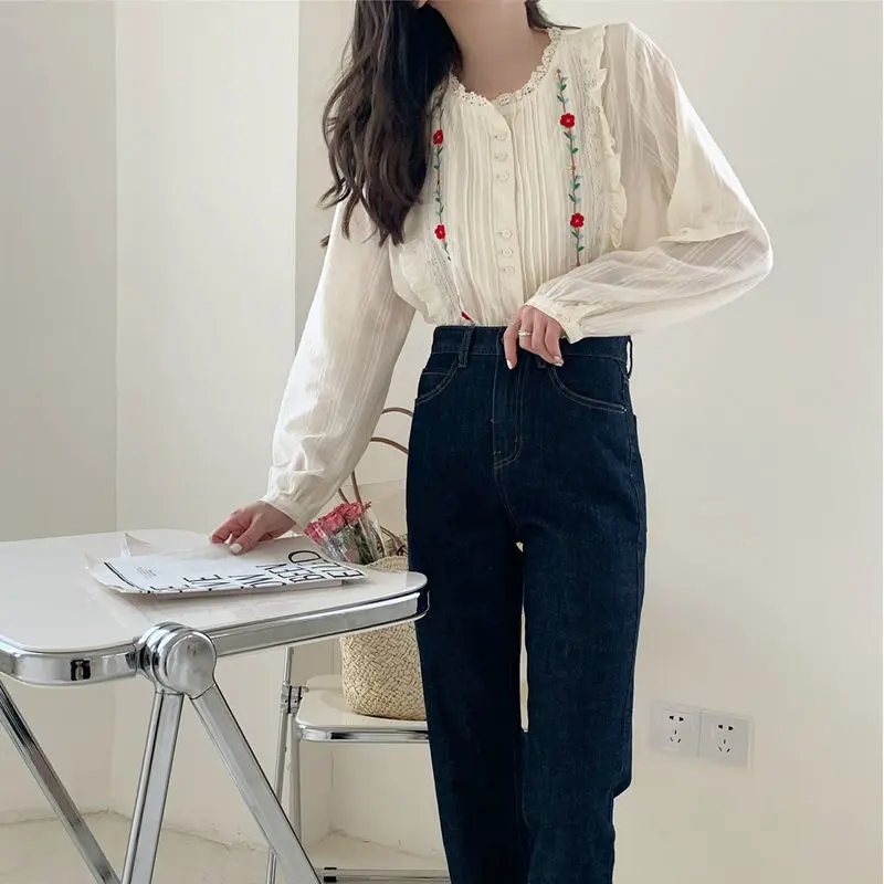 White Vintage Women Shirts Loose O-Neck Patchwork 2022 Embroidery Roses Fashion Casual Stylish Sweet Spring Autumn Tops