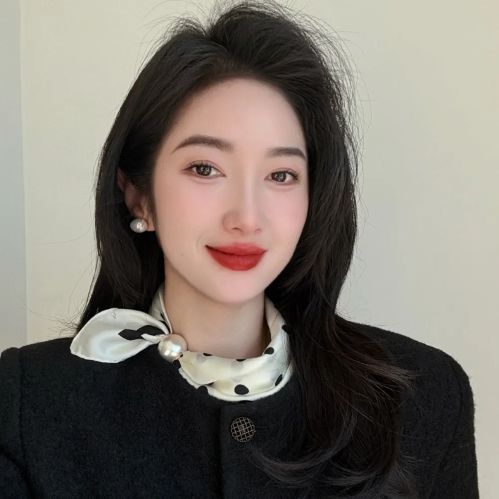 Women Buckle Scarf with Pearl Pendant New Fashion Neck Wrap Soft Silk Feel Neck Protection Shawl Travel Decorative Neck Ornament