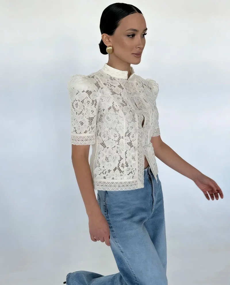 Elegante Sommer-Damenbluse mit Blumenmuster und Spitze, Stehkragen, Puffärmeln, Schlanke Passform, Einfarbig Schwarz Weiß, Tägliche Büro- und Freizeitkleidung für Frauen – Detail 11