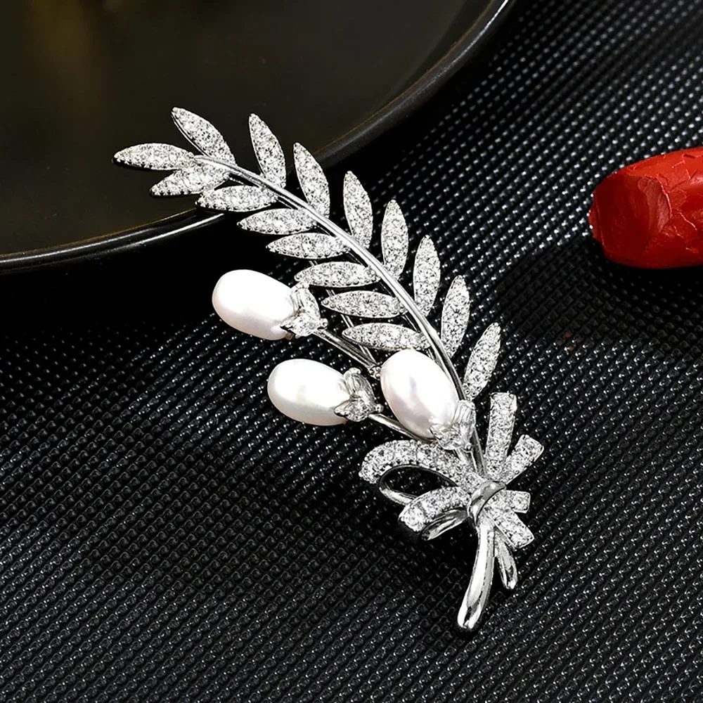 

High Quality Zircon Leaf Brooch for Women Pearl Leaf Brooches Clothing Coat Jewelry Party Office Brooch Pin Accessries Gifts