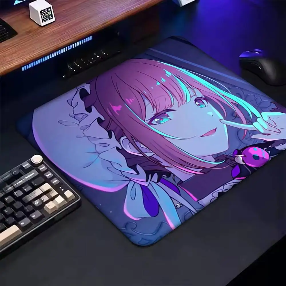 1pc M-mochizuki H-honami Leoneed マウスパッド小型ロックエッジゲーマー用コンピュータデスクパッド長方形滑り止めゴム