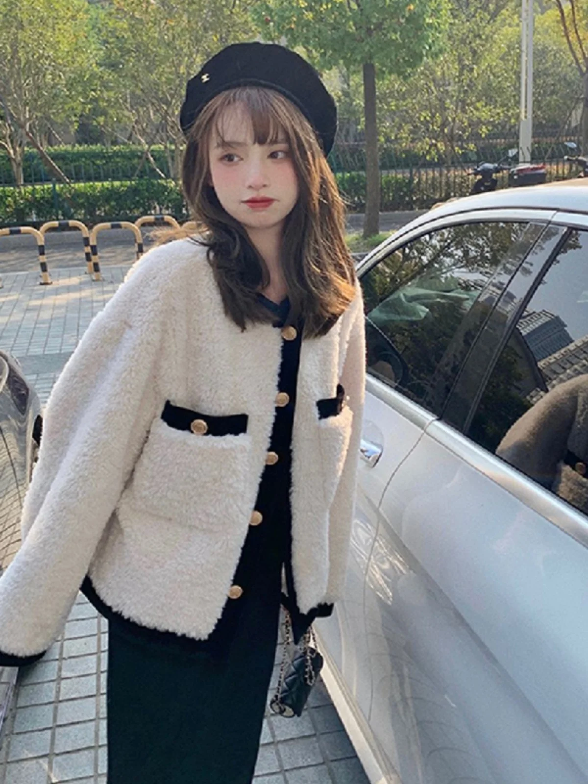 

Женская куртка из меха ягненка, зима 2022, новинка маленького размера, универсальный ретро-гонконгский свободный длинный топ, дышащий женский топ...