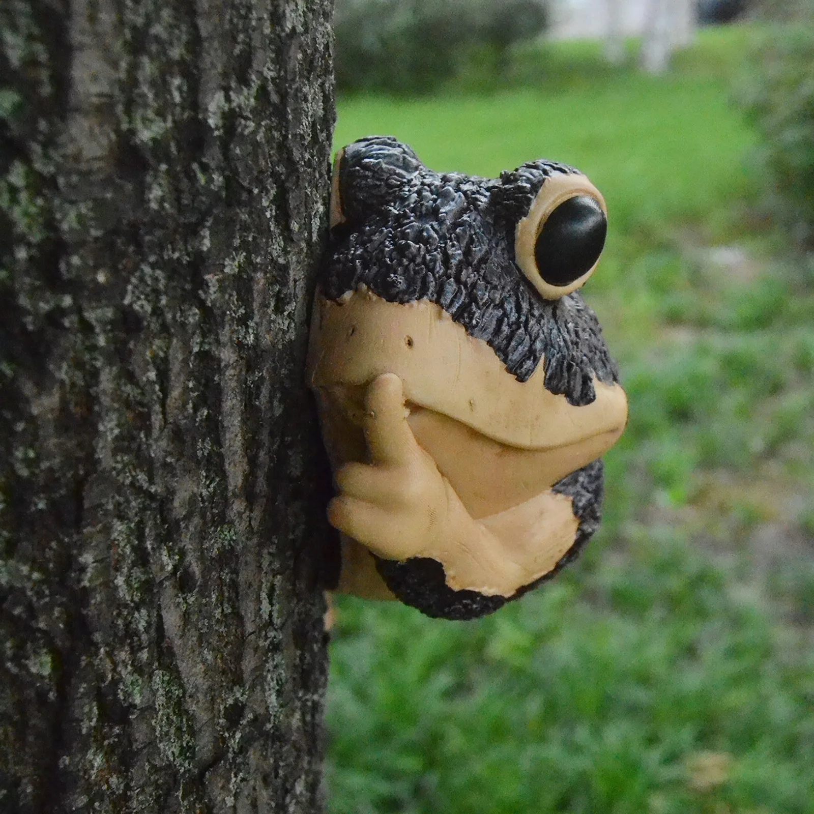 

Tree Frog Resin Decor‌ - Realistic Climbing Frog for Garden & Yard Ornament