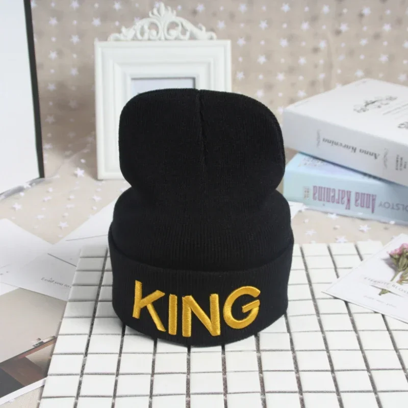 Men and Women Hip Hop Winter Beanies Fashion Knitted Caps Letters King Queen Embroidered Caps Couple Lovers Hat bones masculinos